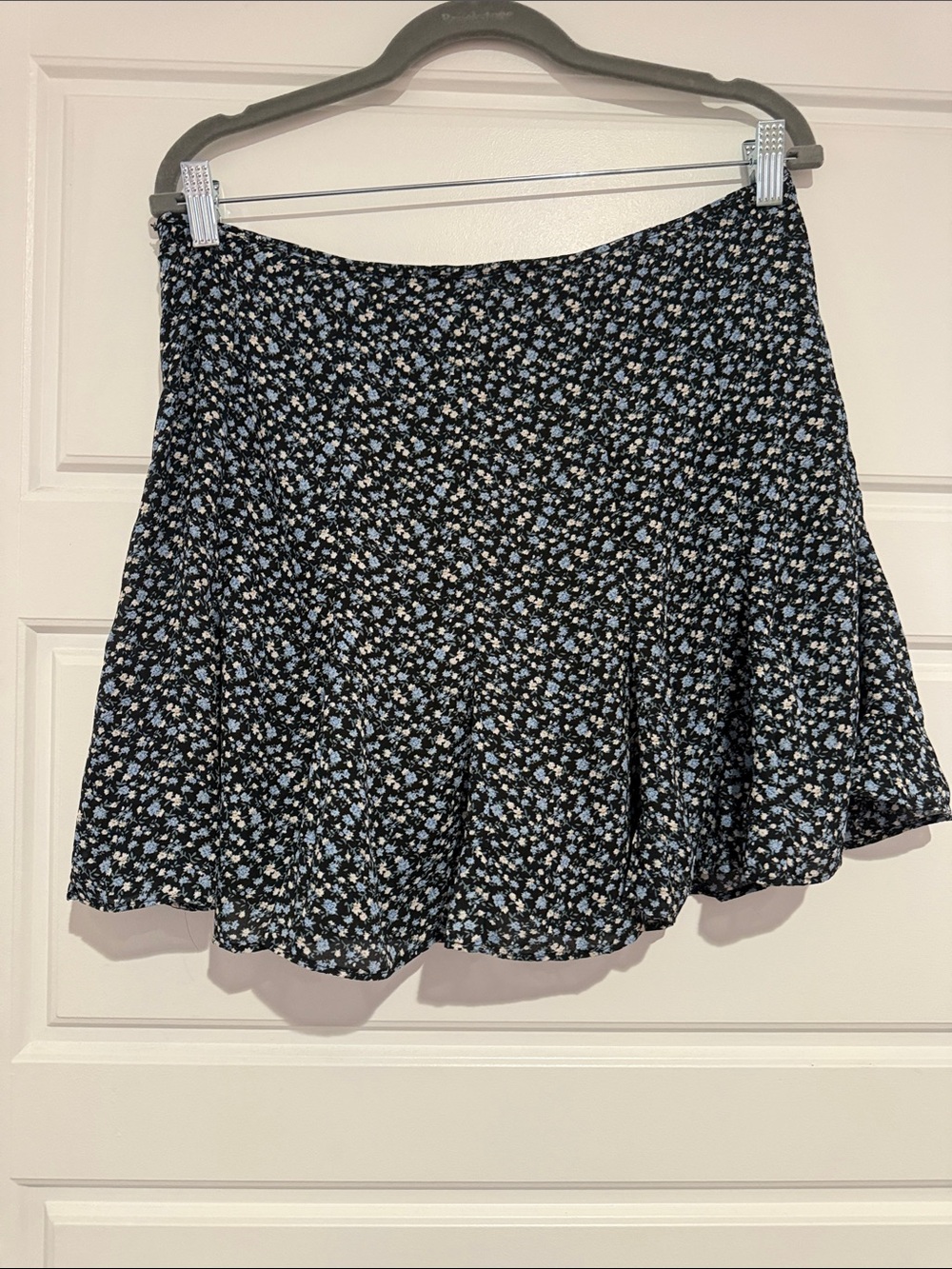 Blu Pepper Black Floral Skater Skirt with Blue & White Blossoms - Picture 3 of 3